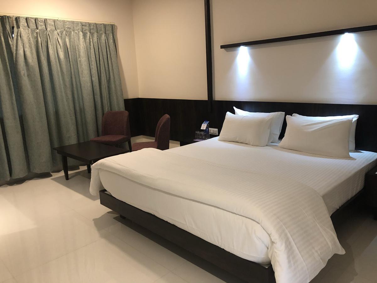Bijāpur Kyriad Hotel Vijayapura By Othpl מראה חיצוני תמונה