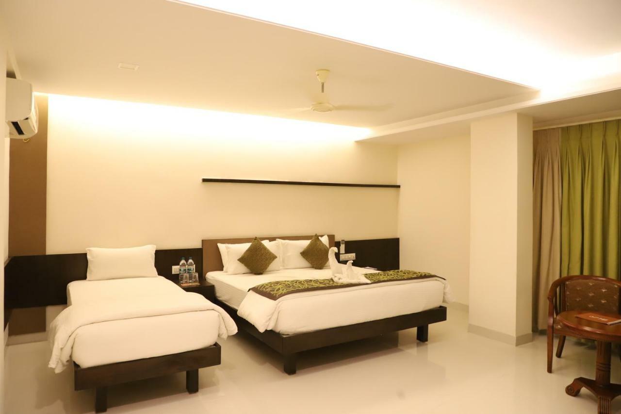 Bijāpur Kyriad Hotel Vijayapura By Othpl מראה חיצוני תמונה